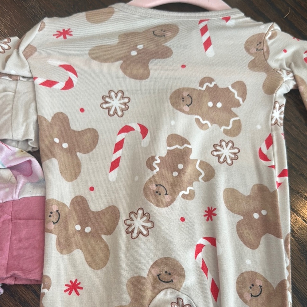 Bums & Roses Holiday Pj pack of 3 - one 3-6 month & 2 0-3 month - NO STAINS - Picture 8 of 11